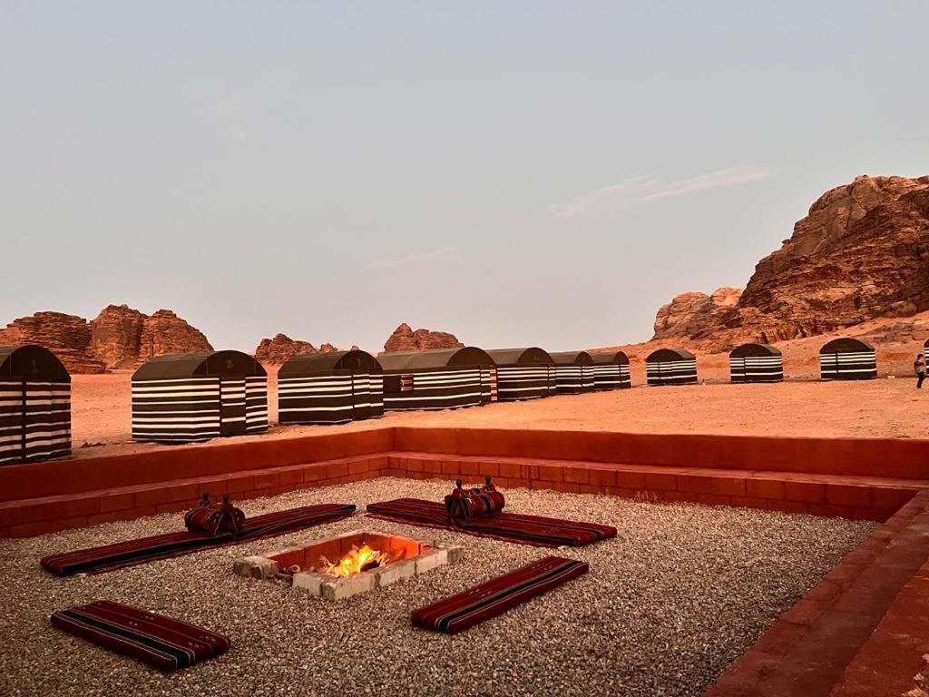 Wadi Rum Sky Tours & Camp Exteriér fotografie