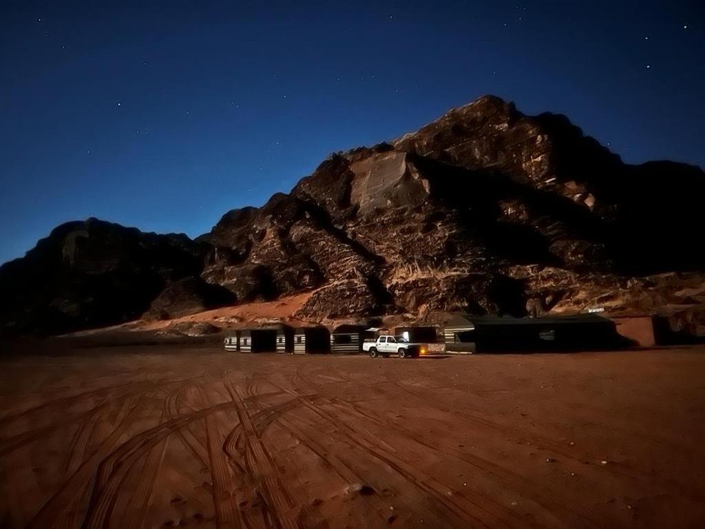 Wadi Rum Sky Tours & Camp Exteriér fotografie
