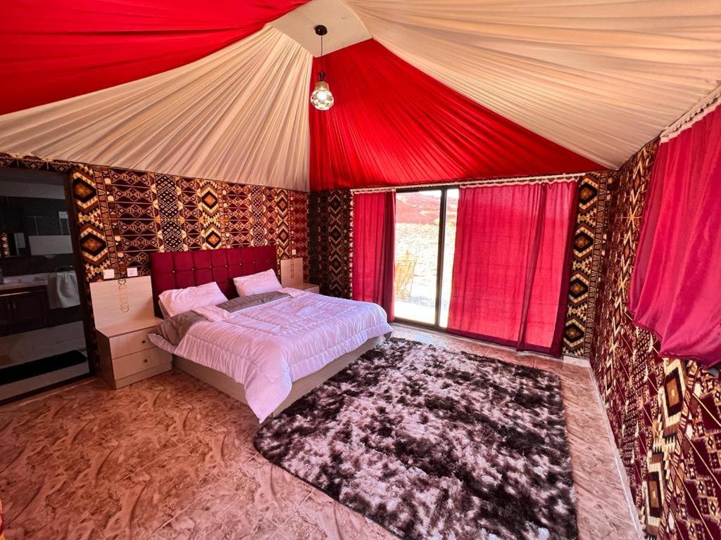 Wadi Rum Sky Tours & Camp Exteriér fotografie