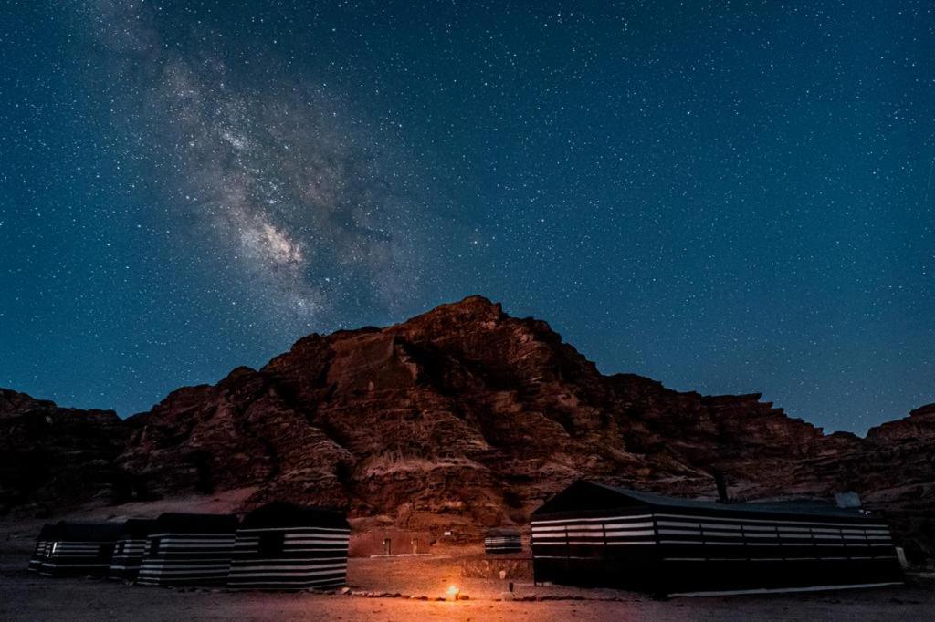 Wadi Rum Sky Tours & Camp Exteriér fotografie