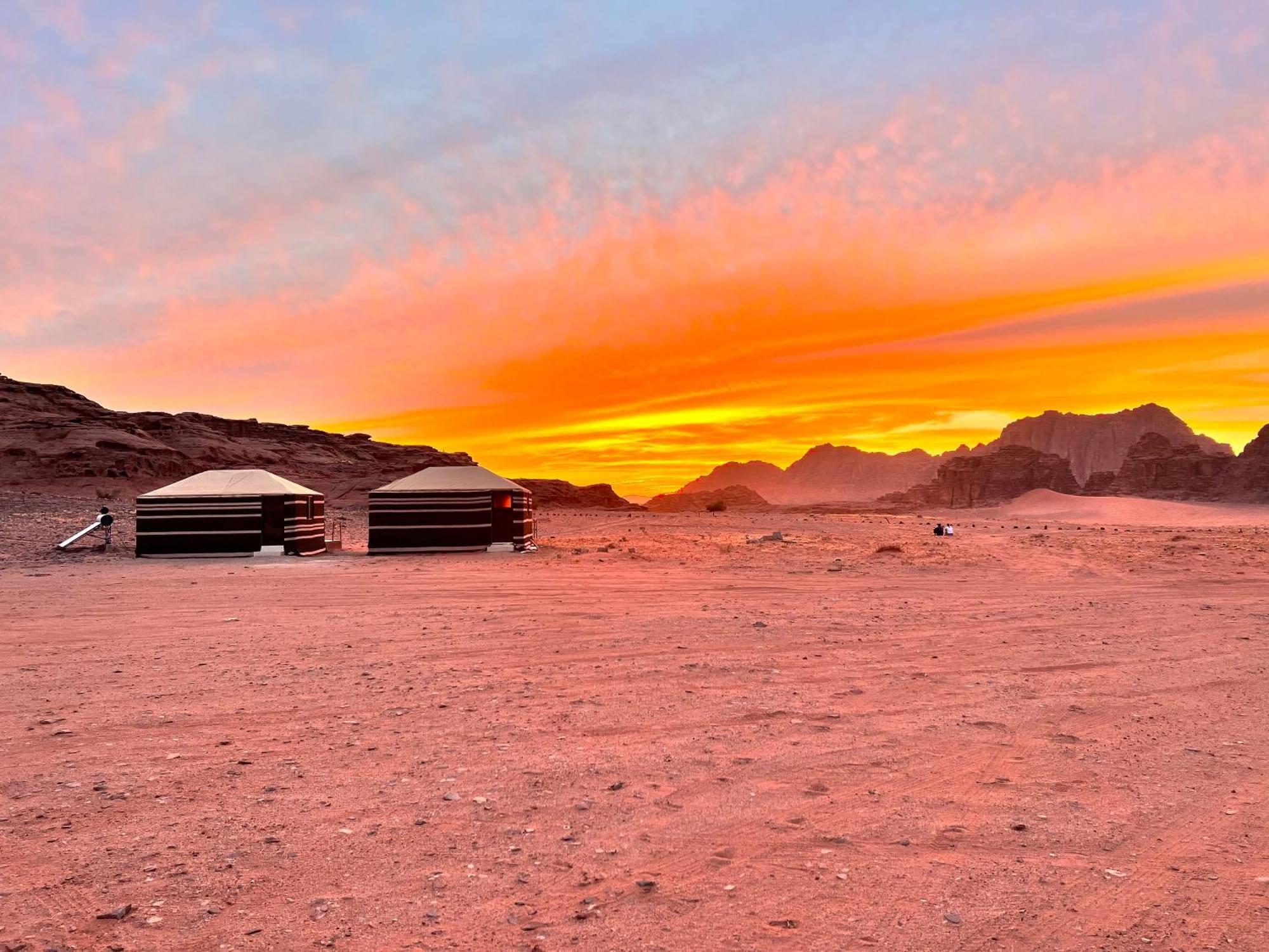 Wadi Rum Sky Tours & Camp Exteriér fotografie