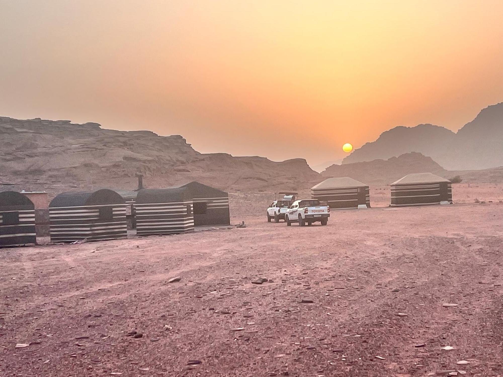 Wadi Rum Sky Tours & Camp Exteriér fotografie