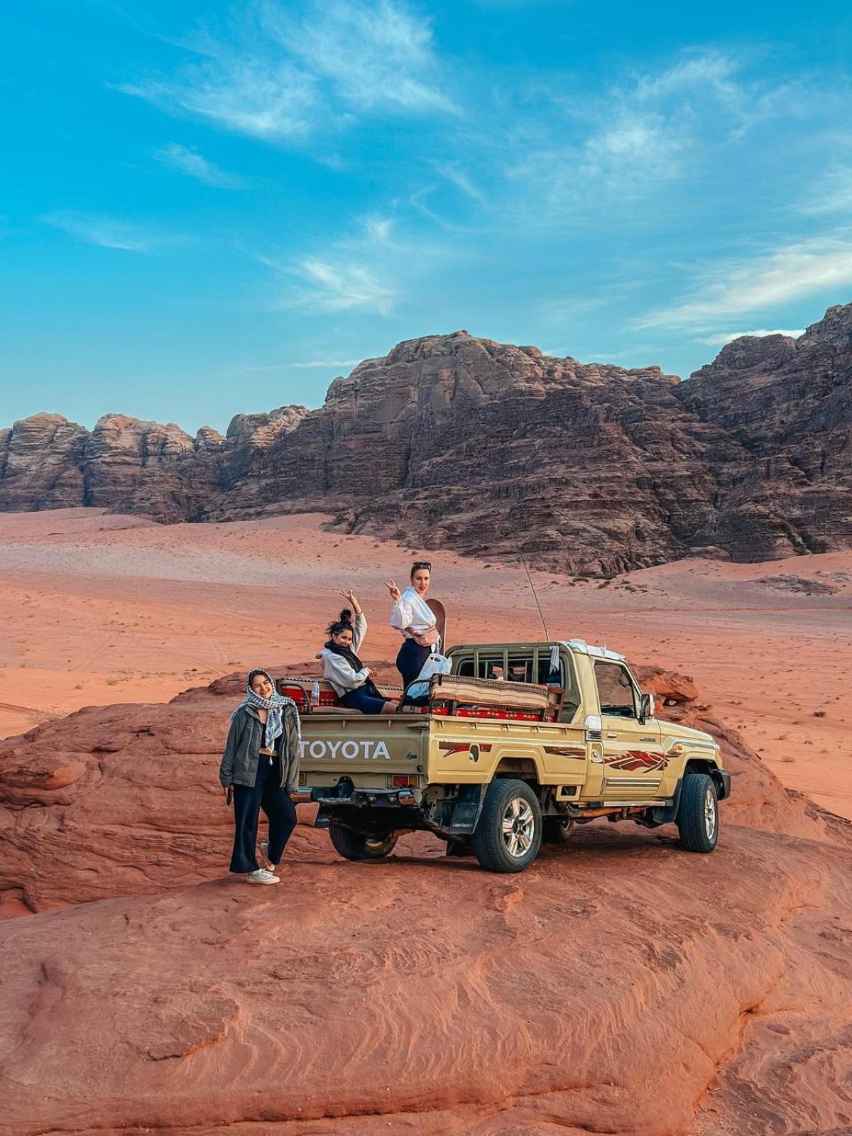 Wadi Rum Sky Tours & Camp Exteriér fotografie