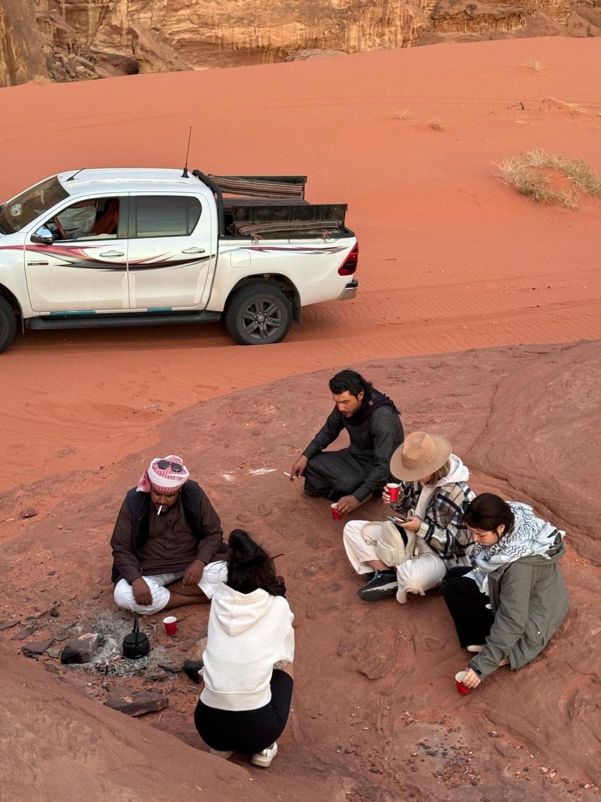 Wadi Rum Sky Tours & Camp Exteriér fotografie